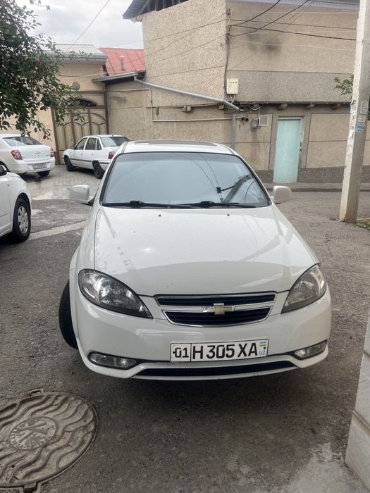 Продается автомобил жентра