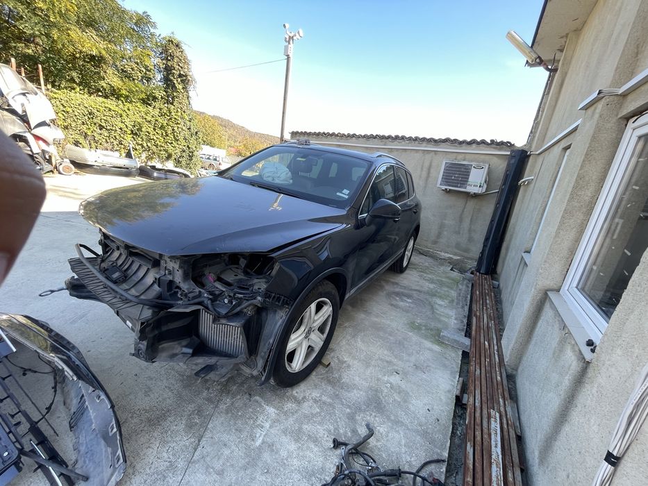 Vw Touareg 2011 година 3.0 Tdi + Теглич