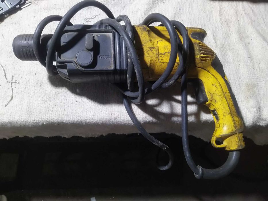 Перфоратор DeWalt фирменный