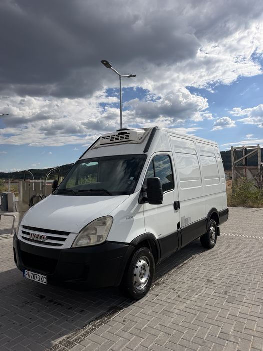 Хладилен бус iveco daily 2.3