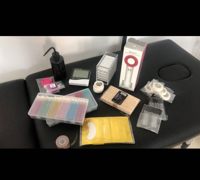 Vand Lampa si Pat de Gene