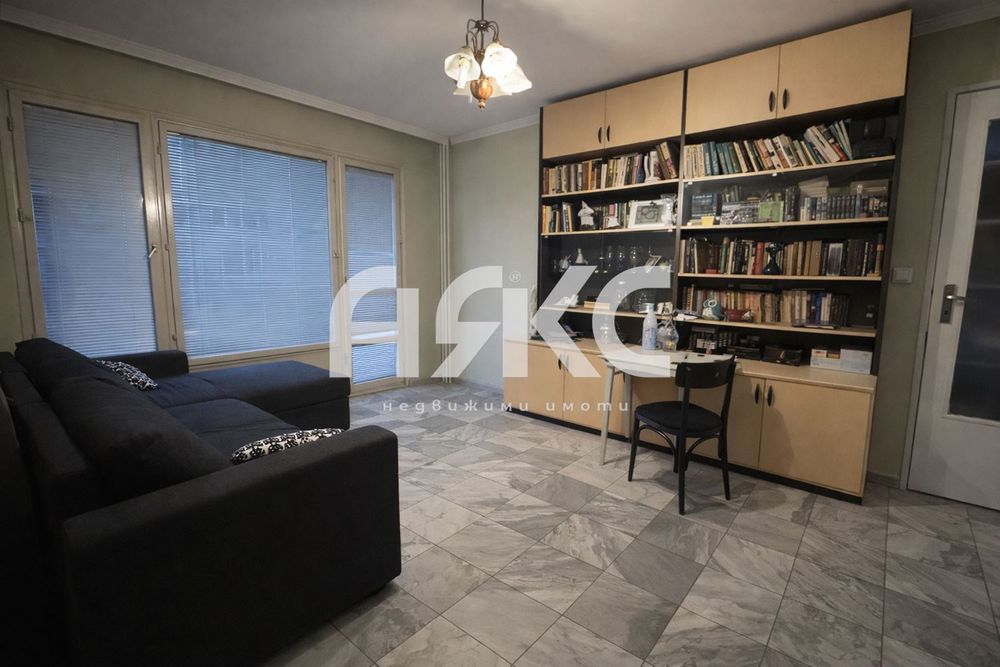 Тристаен обзаведен апартамент в кв. Люлин 7 до МЕТРОСТАНЦИЯ