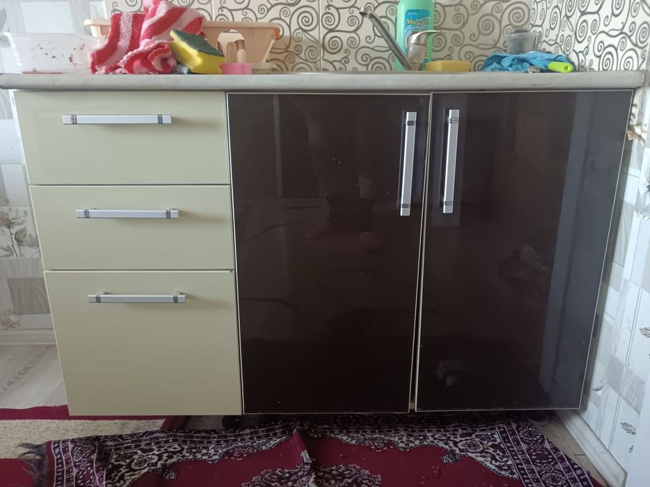 Кухонный      шкаф