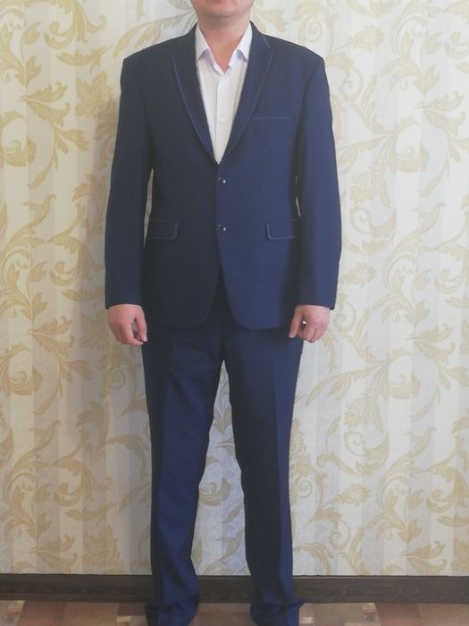 Продам брючной костюм