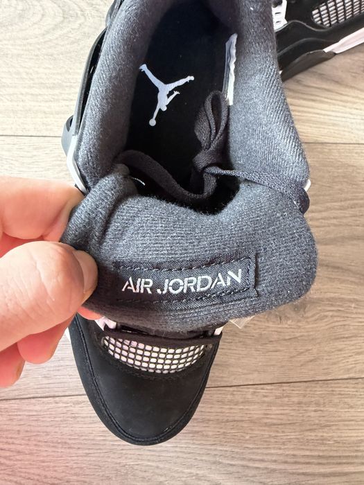 Jordan 4 White Thunder
