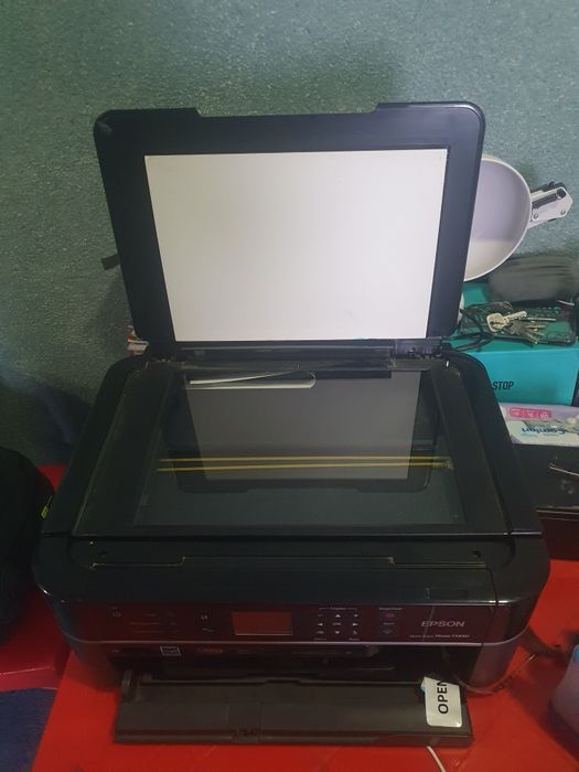 Rangli rasim chiqaradigan pirentir bor