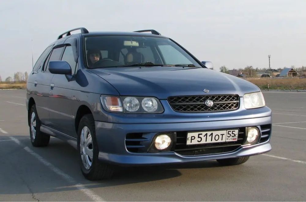 Бампер перелний  Nissan Rnessa