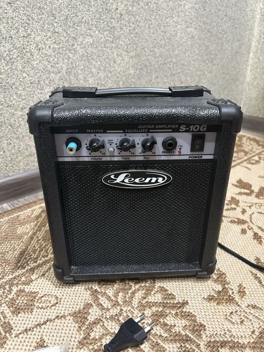 Продам электрогитару