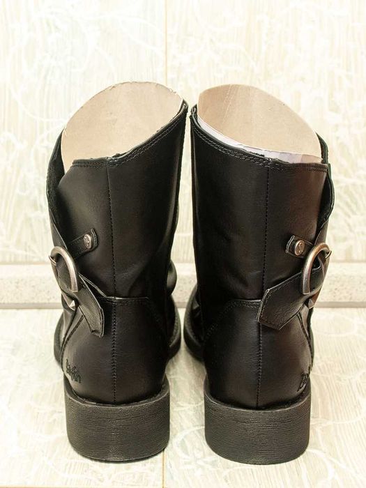 Дамски боти номер 36