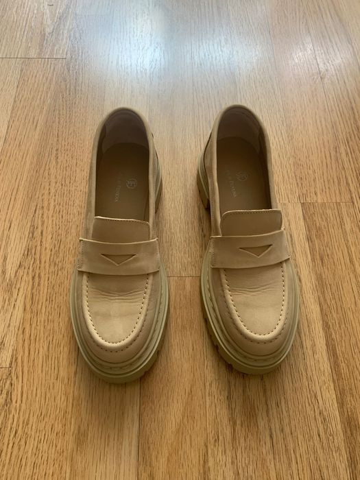 Дамски бежови лоуфъри размер 39