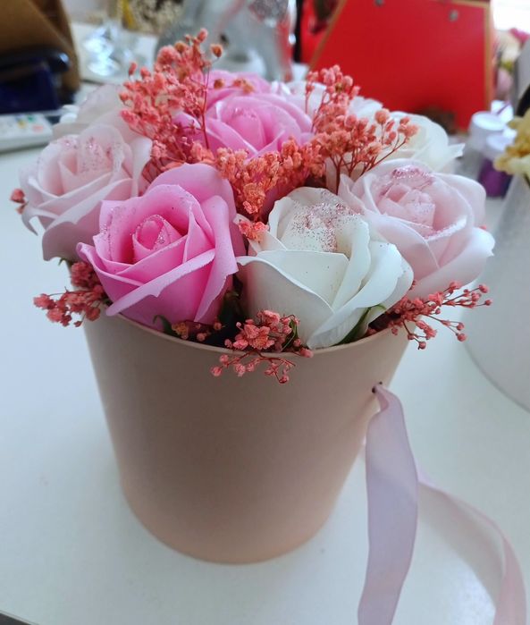 Декорация със сапунени рози