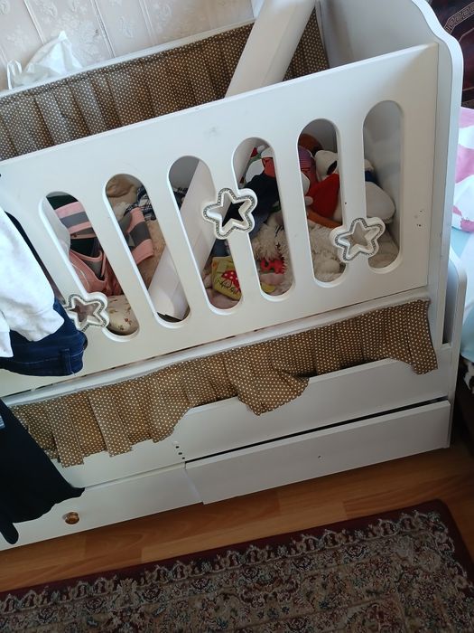 Кроватка детск..