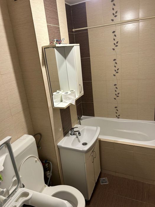 Dau în chirie garsonieră,strada Atelierelor