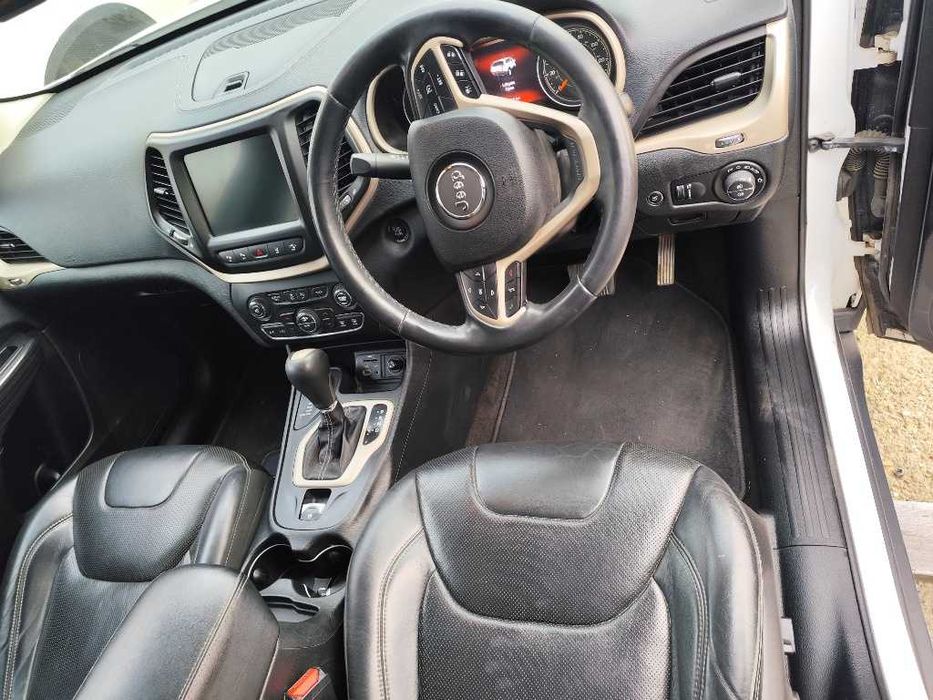 Dezmembram Jeep Cherokee Limited 4x4 2.2d An 2015 Cod motor LAU61