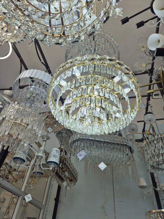 Продается люстра