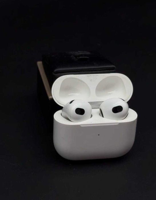 Apple AirPods (3rd Gen)