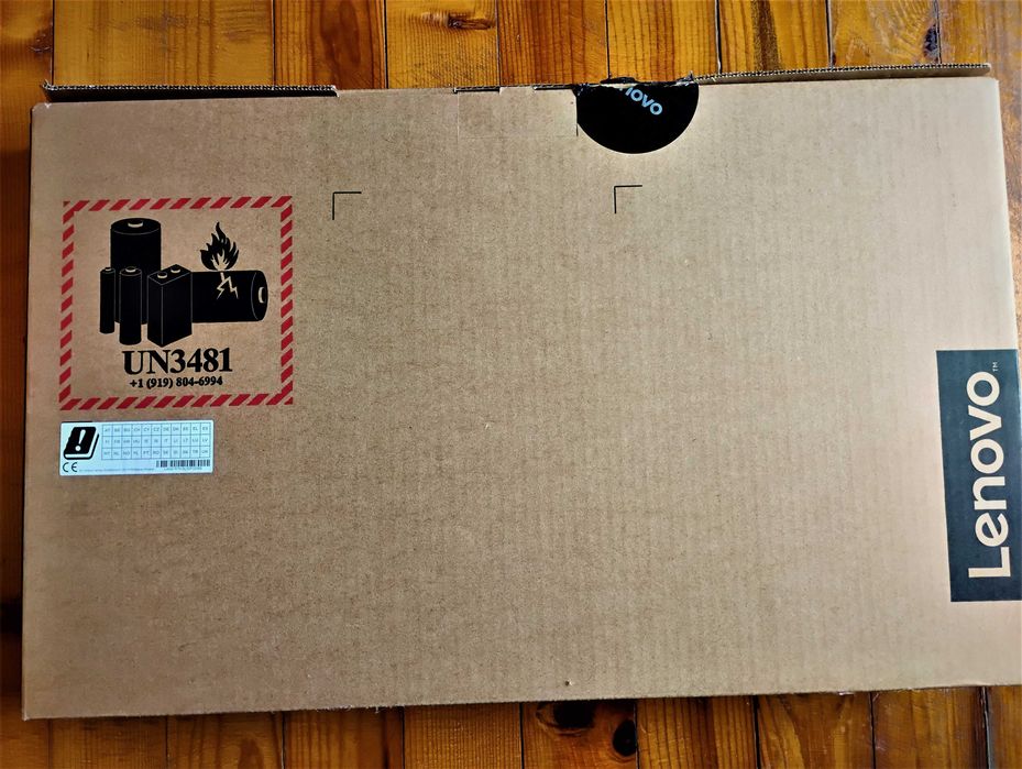 Продавам Lenovo V110