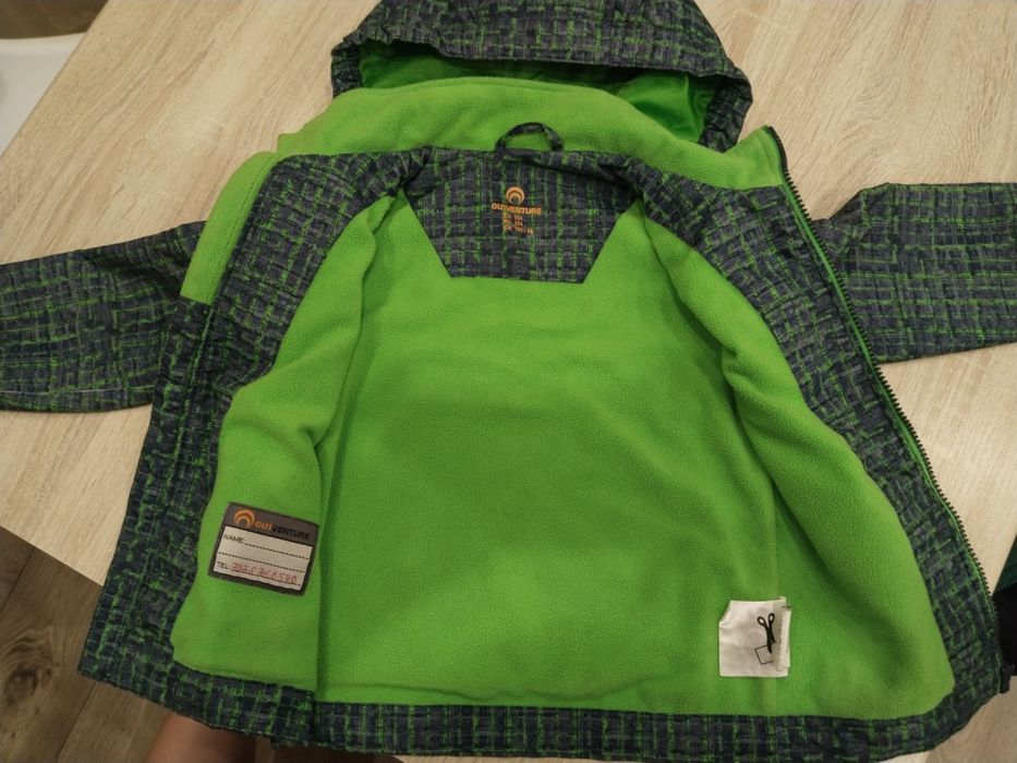 Продам ветровку на очень