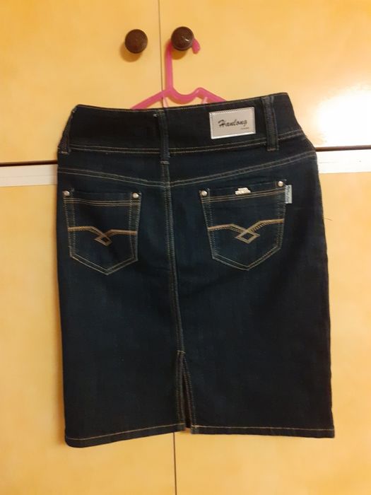 Fusta damă scurtă de de blugi mărimea 38 .M