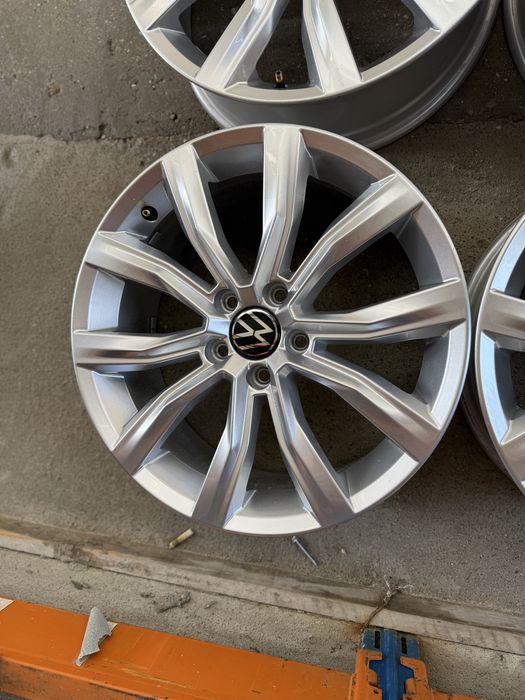 Jante Aliaj originale VW T-Roc / Tiguan R18 – 7Jx18 ET45 – 5x112 –