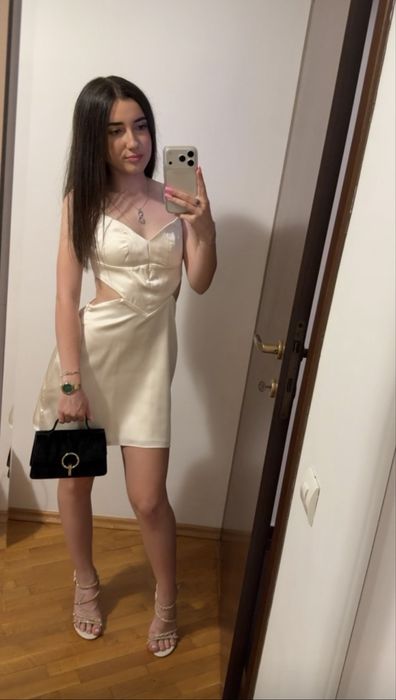 Rochie scurta de satin