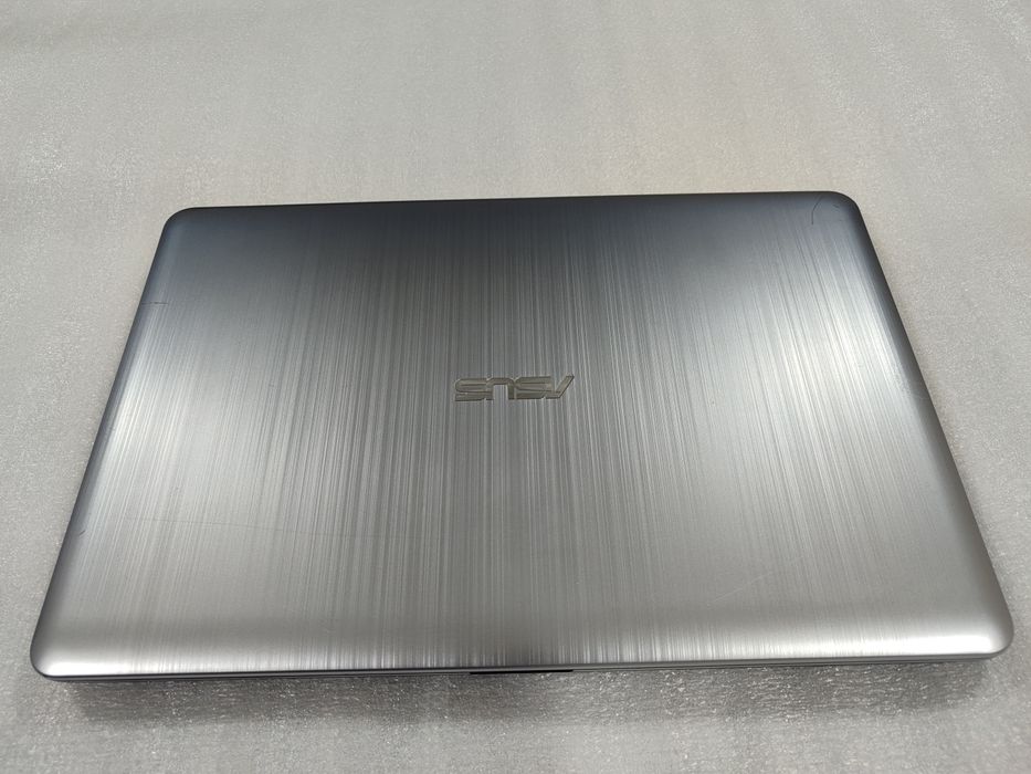 Asus x540ub noutbuk ssd qoyilgan