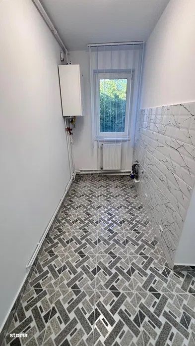 Dambu Pietros - Vanzare apartament 3 camere - Str. Godeanu