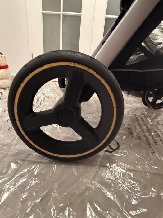 Căruț Cavoe pliabil potrivit de la 6 luni compatibil cu scoici Cybex