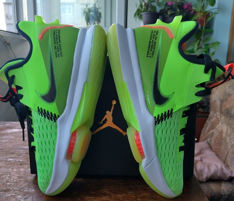 Nike Lebron Witness V 5 Grinch Lime Glow Volt Black White Shoes