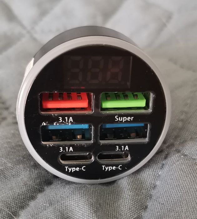 Încărcător bricheta auto