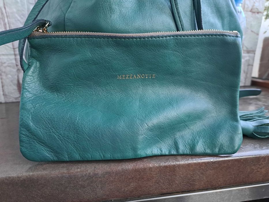 дамска раница Mezzanotte,маркова чанта,зелена кожена раница-етествена