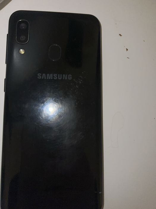 Vand Samung galaxy a20e