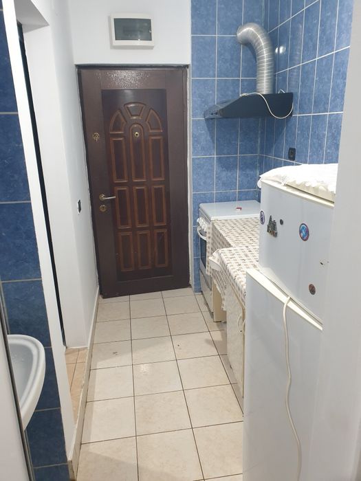 Garsoniera de inchiriat la viaduct