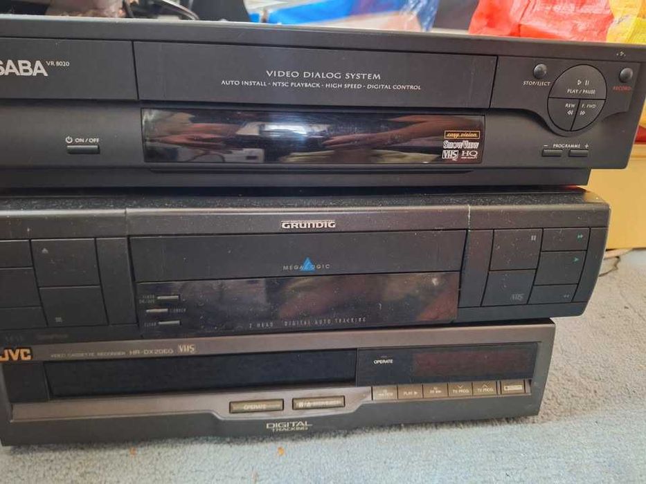 Vând 4 buc Video VHS cu defect