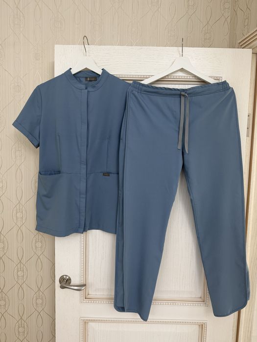 Женский мед костюмы и халат