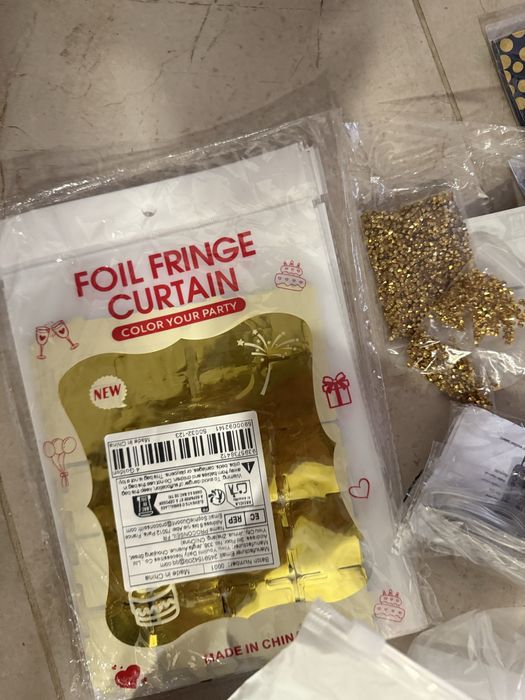 Украса за парти в черно и златно