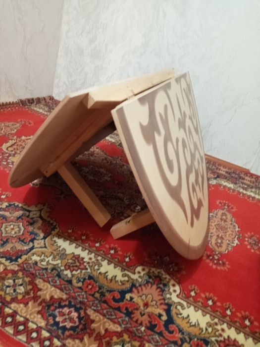 Стол большой низкий