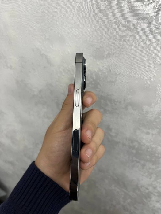 iPhone 13 pro.        .