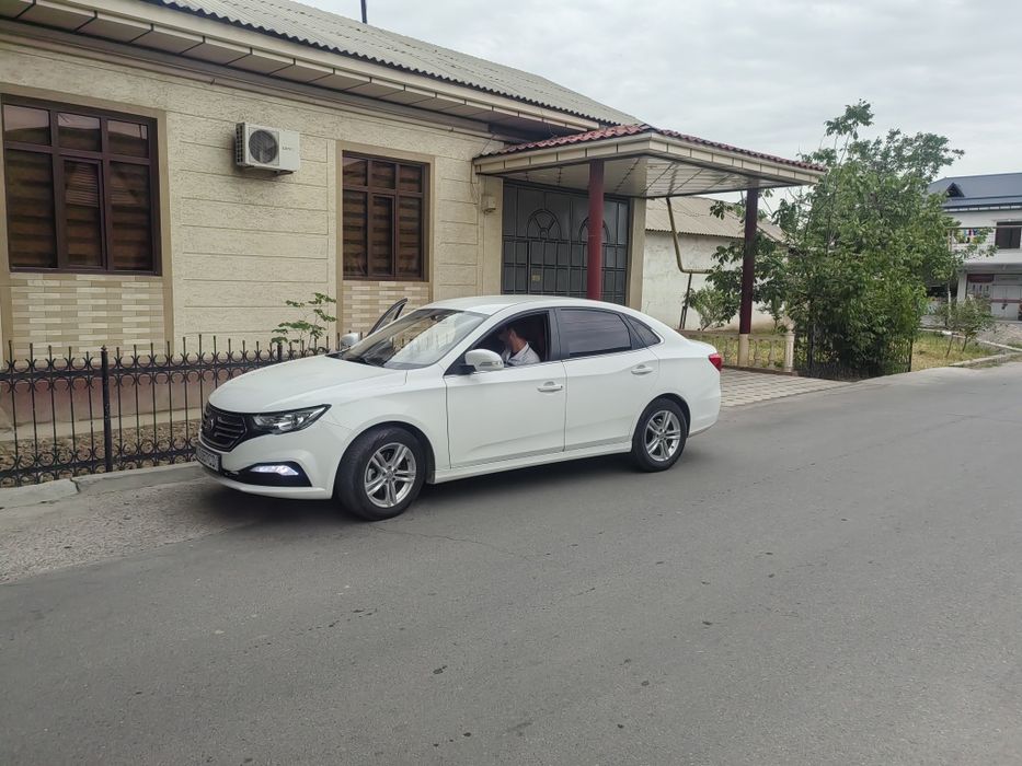 Faw Besturn B30 sotiladi