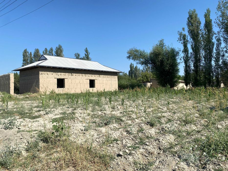 5 Хонали Уй + 30 Сотих Ери билан сотилади