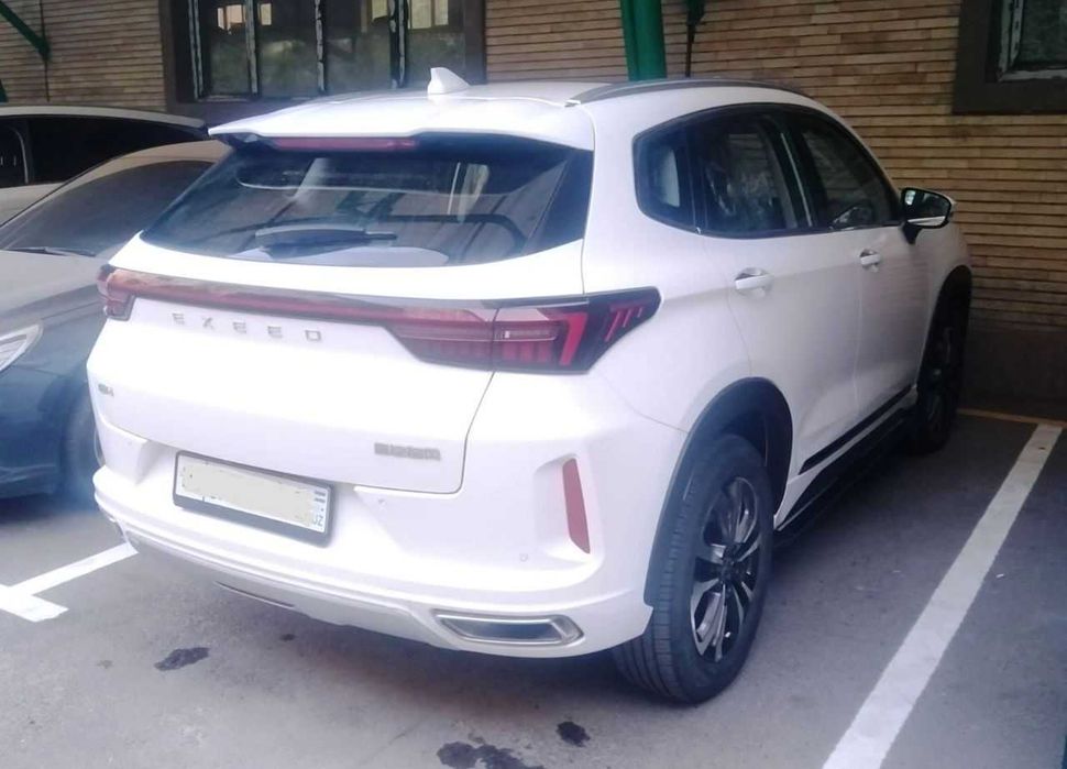Продам новый автомобиль гибрид Chery Exeed LX