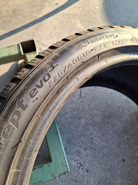 4 Anvelopele de iarnă 225 40 r18 Hankook