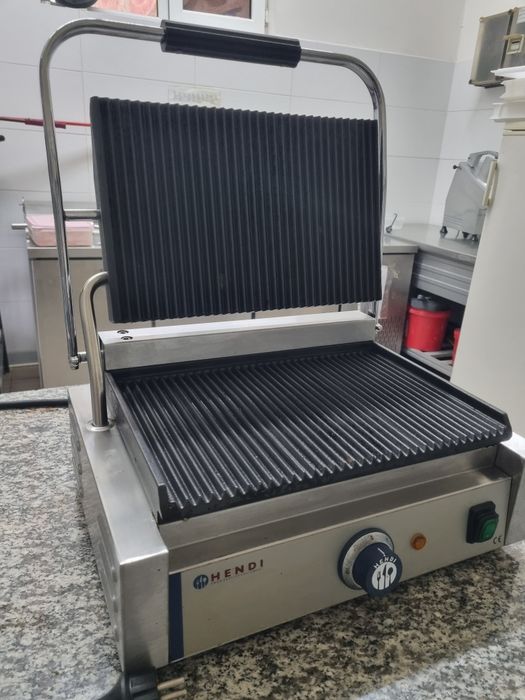 Grill Profesional Hendi Panini 2200W – Plăci Fontă Striate