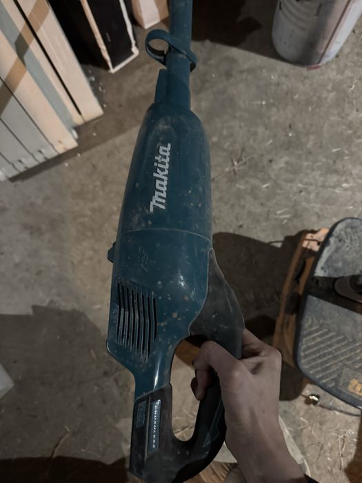 Пылесос макита.