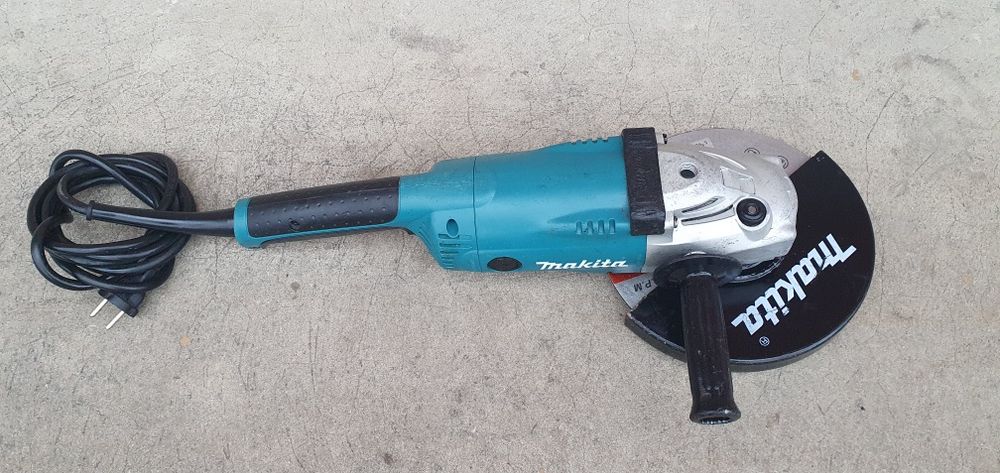 Flex makita mare 2200w.