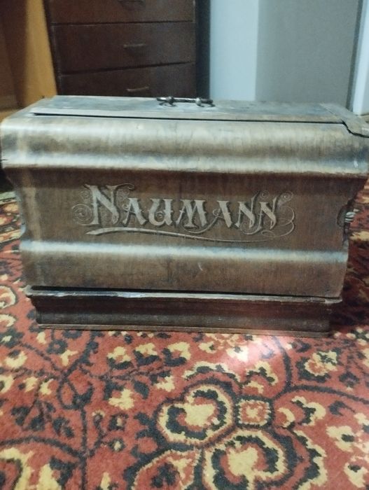 Продается немецкая швейная машинка