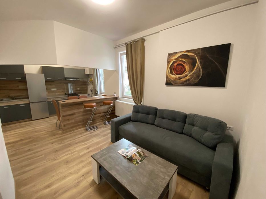 Inchiriez apartament 2 camere, la casa cu gradina, central in Lugoj