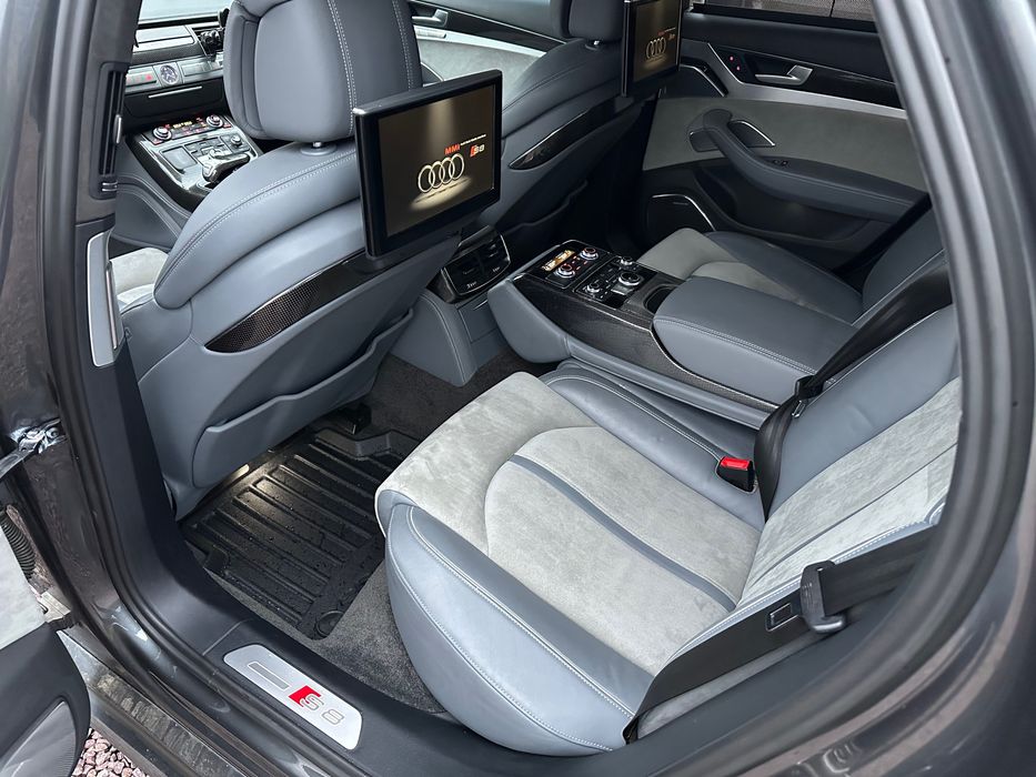 Audi S8 2015 4.0TT 520CP •Ceramice •B&O •  Pirelli P Zero • Matrix LED