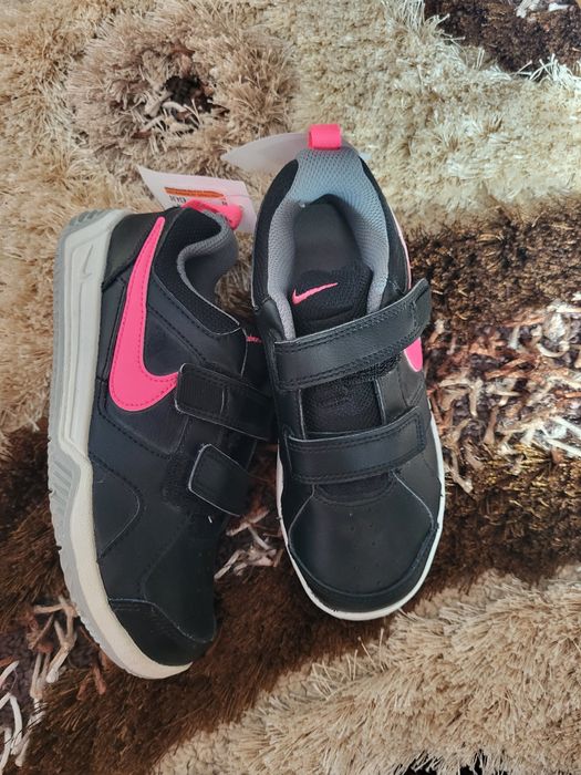 Vând Încălțăminte Noi