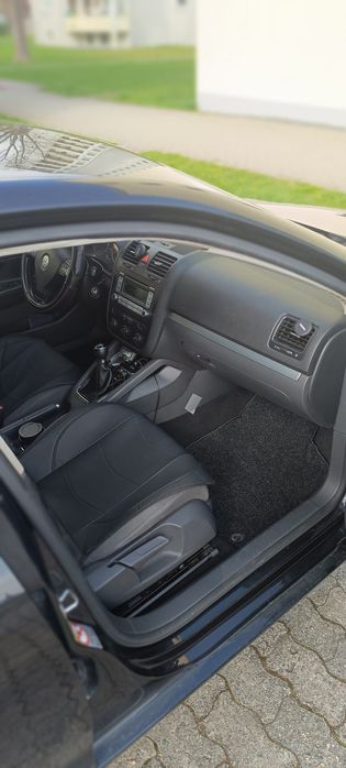 Vând Volkswagen Jetta